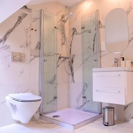 Turystyczna 25 Blisko Centrum, Z Dodatkowym Bezplatnym Parkingiem W Centrum Miasta Bad Kudowa