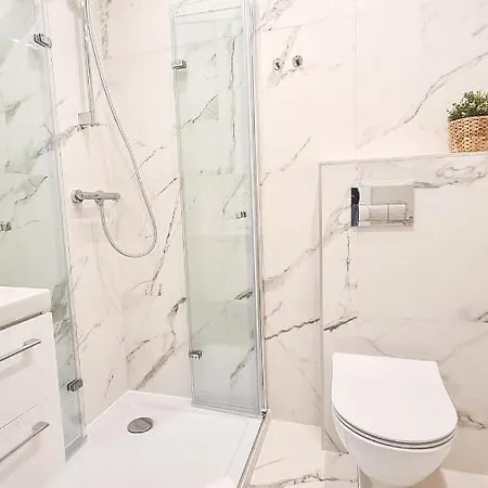 Turystyczna 25 Blisko Centrum, Z Dodatkowym Bezplatnym Parkingiem W Centrum Miasta Aparthotel