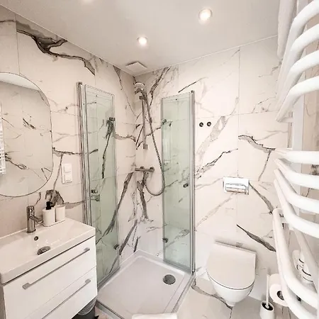 Turystyczna 25 Blisko Centrum, Z Dodatkowym Bezplatnym Parkingiem W Centrum Miasta Aparthotel